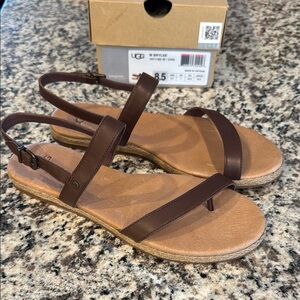 UGG Women's Brown Sandals W Brylee chocolate, brown  8.5